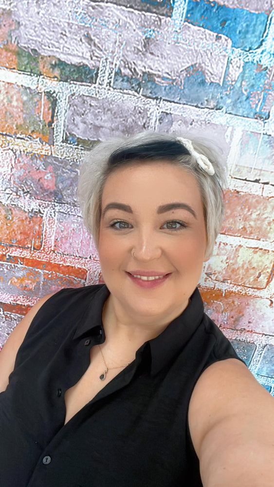 Keli - Salon Floor Director